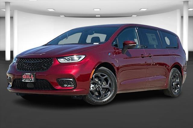 new 2023 Chrysler Pacifica Hybrid car, priced at $47,475