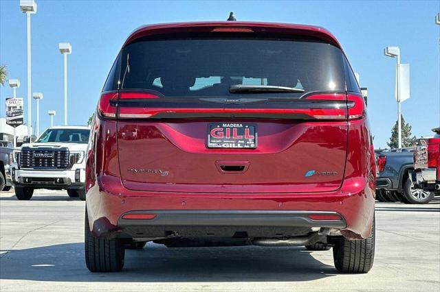 new 2023 Chrysler Pacifica Hybrid car, priced at $47,475