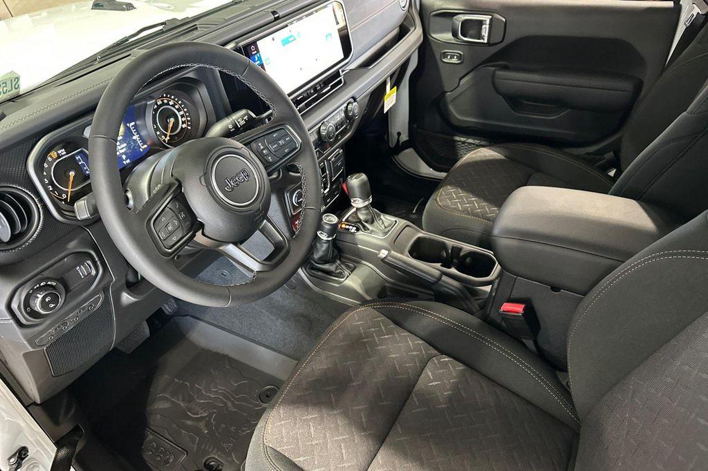 new 2025 Jeep Gladiator car, priced at $47,000
