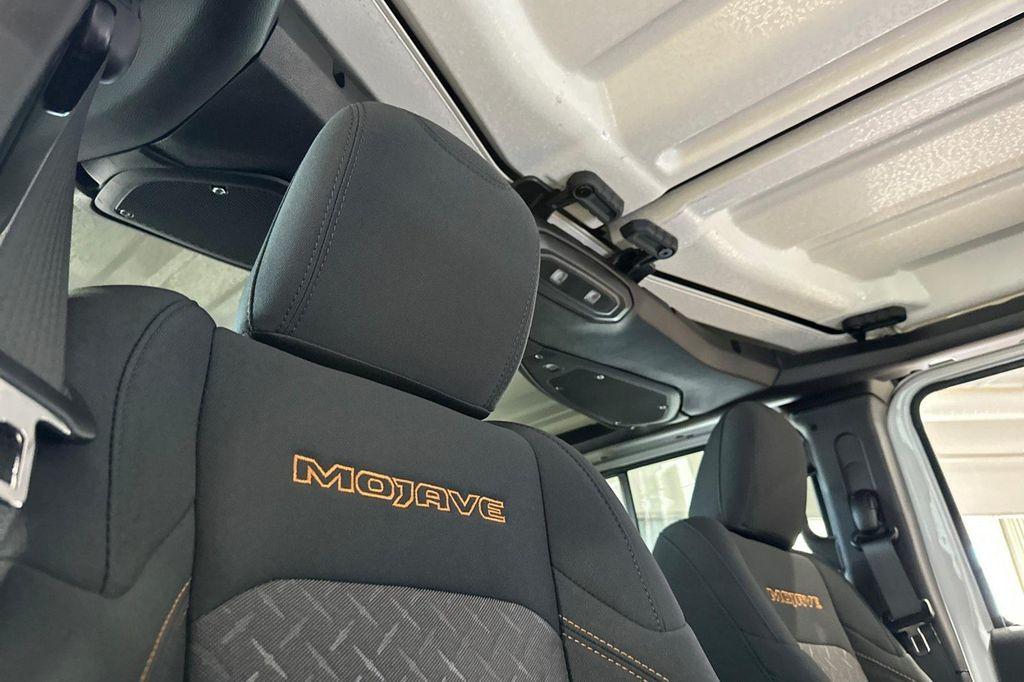 new 2025 Jeep Gladiator car, priced at $47,000