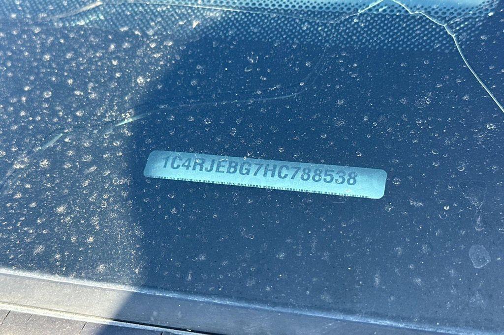 used 2017 Jeep Grand Cherokee car, priced at $14,449