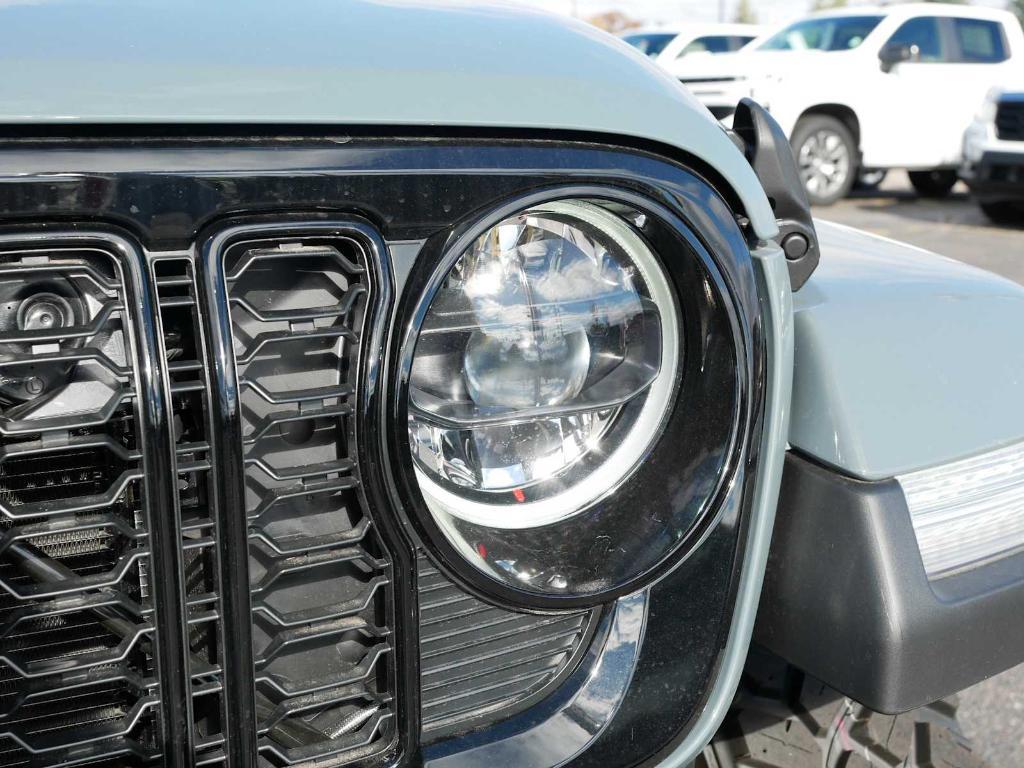 new 2025 Jeep Gladiator car, priced at $50,297