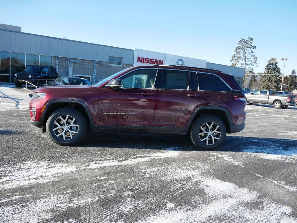 new 2025 Jeep Grand Cherokee car, priced at $44,640