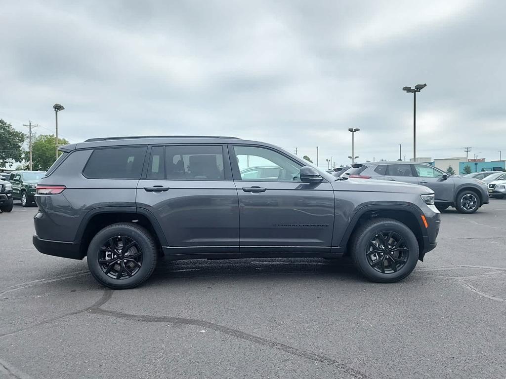 new 2024 Jeep Grand Cherokee L car, priced at $42,471