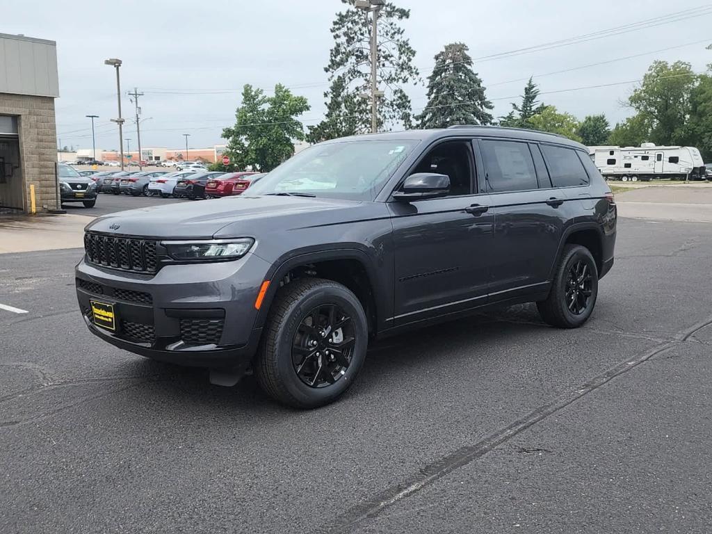 new 2024 Jeep Grand Cherokee L car, priced at $42,471