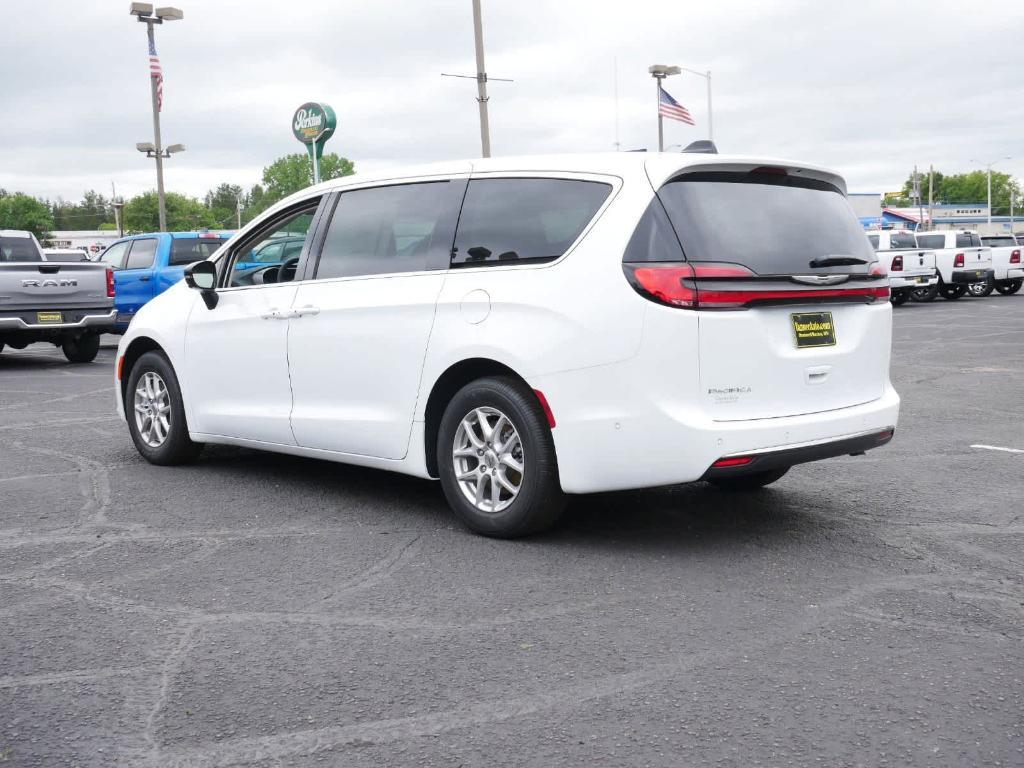 new 2024 Chrysler Pacifica car, priced at $38,599