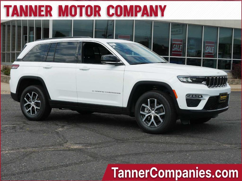 new 2025 Jeep Grand Cherokee car, priced at $47,996