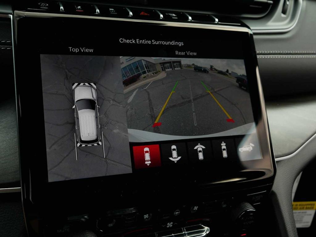 new 2025 Jeep Grand Cherokee car, priced at $47,996