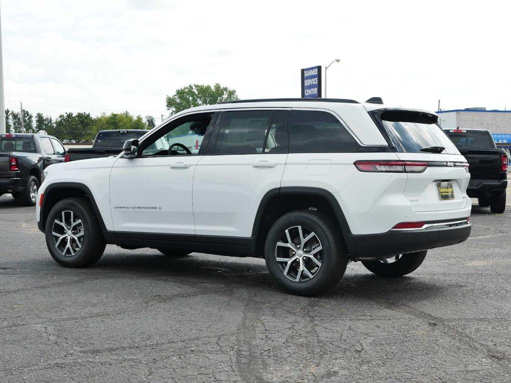 new 2025 Jeep Grand Cherokee car, priced at $47,996