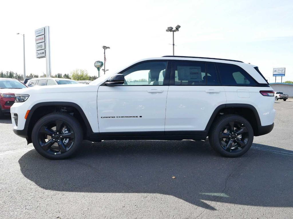 new 2025 Jeep Grand Cherokee car, priced at $44,999