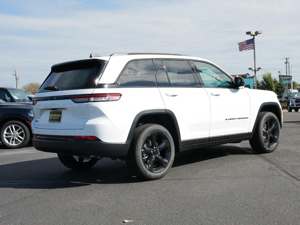new 2025 Jeep Grand Cherokee car, priced at $44,999