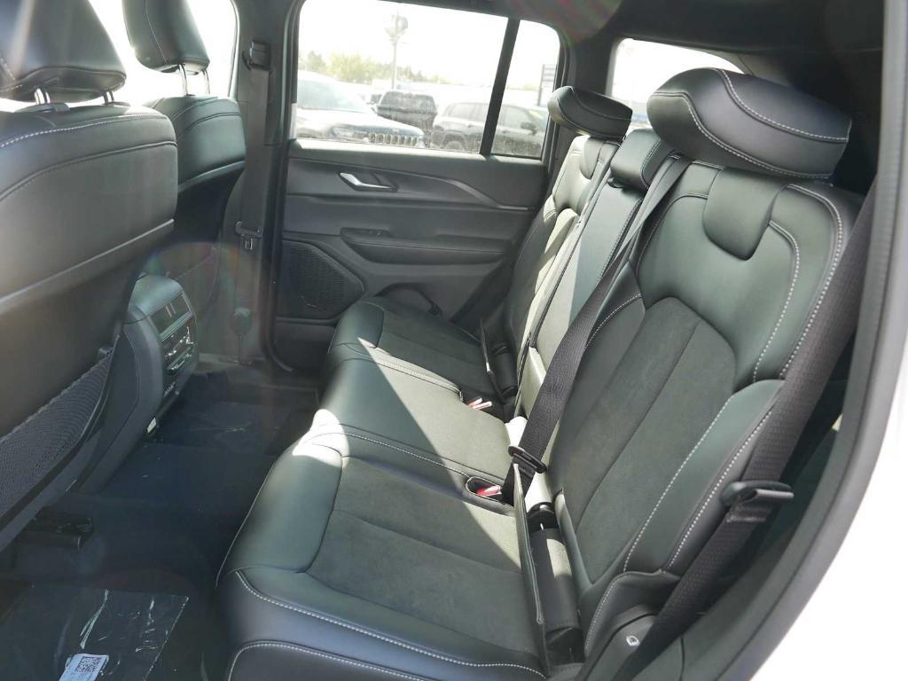 new 2025 Jeep Grand Cherokee car, priced at $44,999