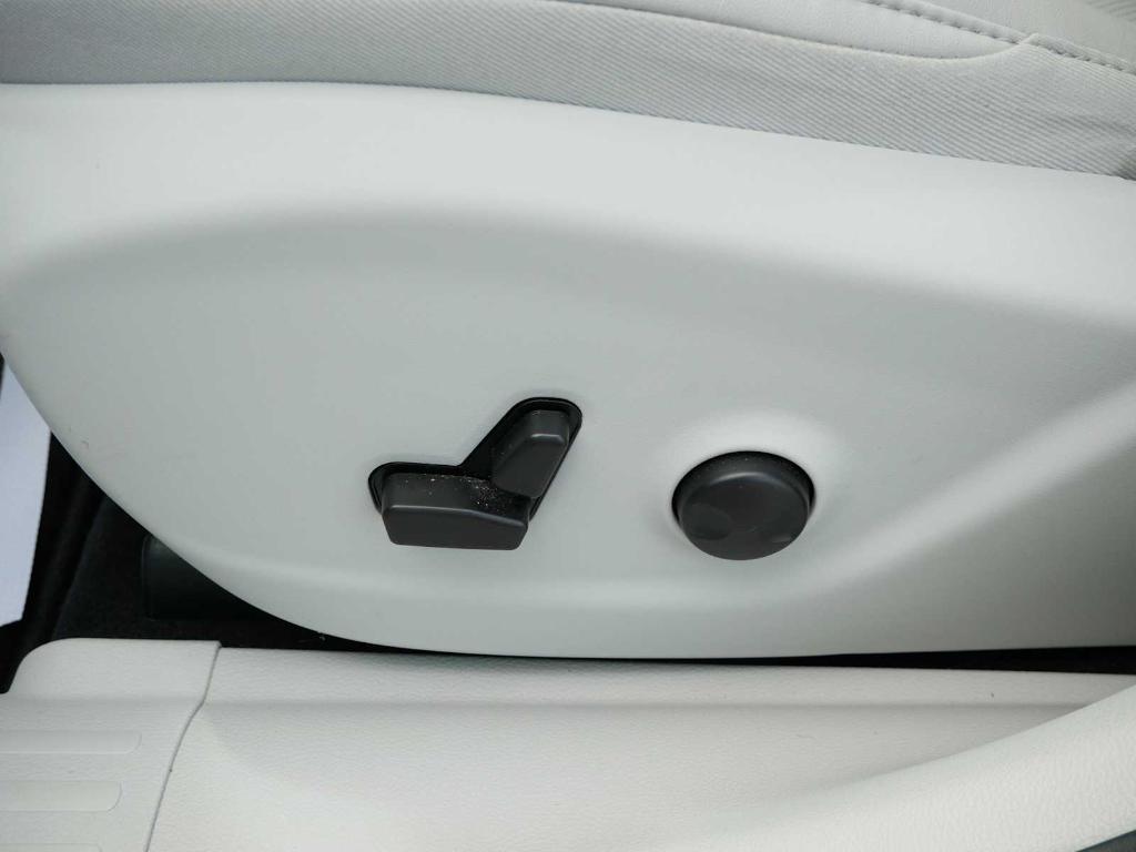 used 2022 Jeep Cherokee car, priced at $23,850