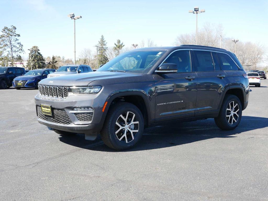 new 2025 Jeep Grand Cherokee car, priced at $47,805