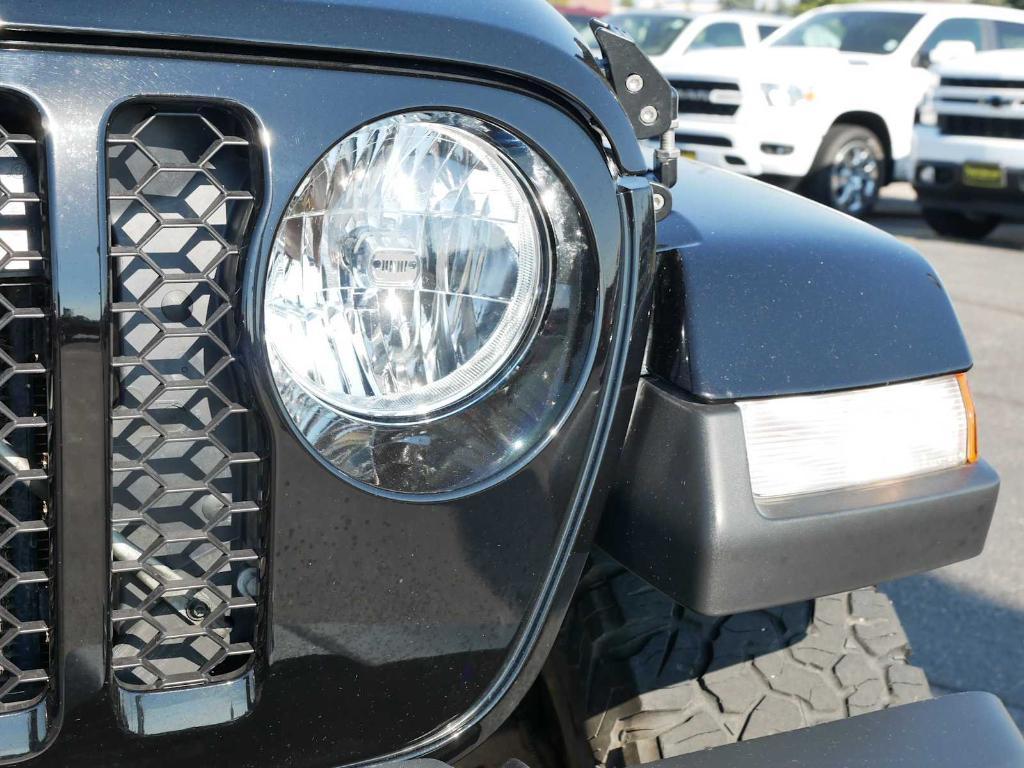 used 2021 Jeep Gladiator car, priced at $30,994