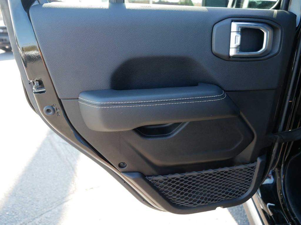 used 2021 Jeep Gladiator car, priced at $30,994