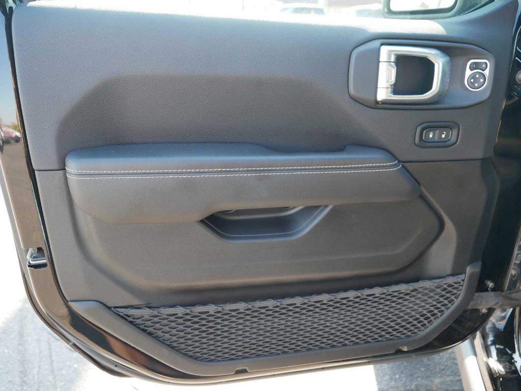 used 2021 Jeep Gladiator car, priced at $30,994