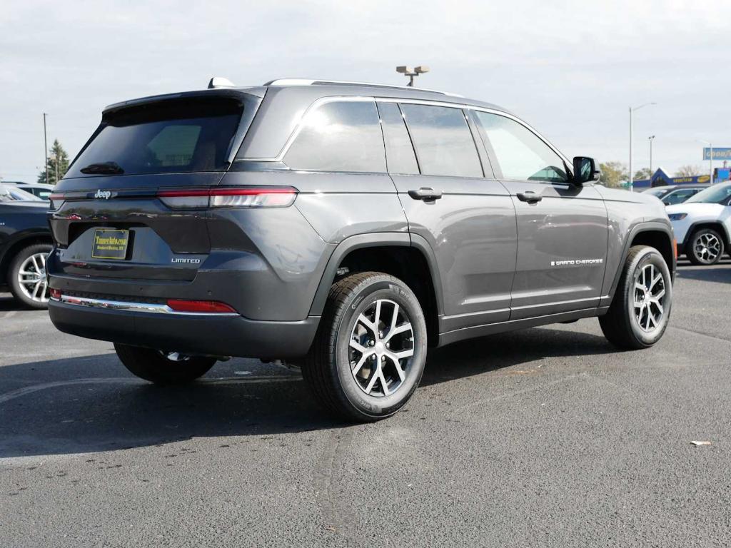 new 2025 Jeep Grand Cherokee car, priced at $43,745