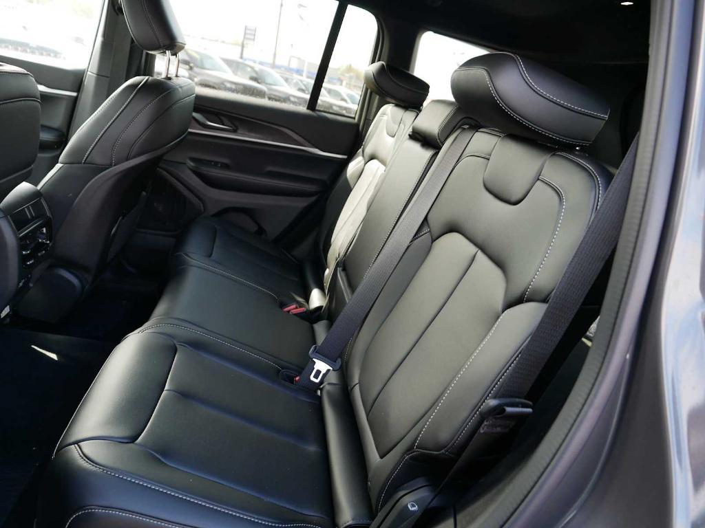 new 2025 Jeep Grand Cherokee car, priced at $43,745