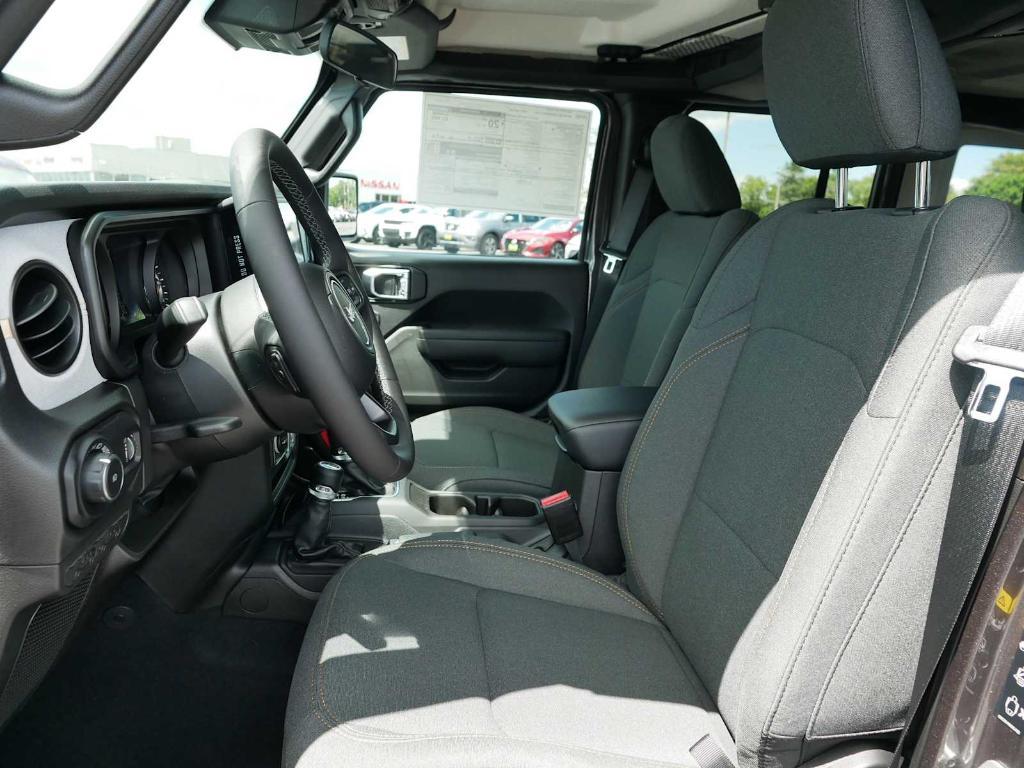 new 2025 Jeep Wrangler car, priced at $48,376