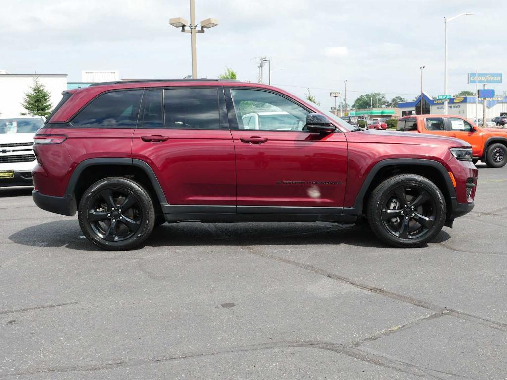 used 2023 Jeep Grand Cherokee car, priced at $32,990
