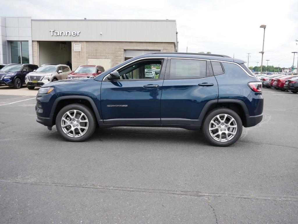 new 2024 Jeep Compass car, priced at $29,333