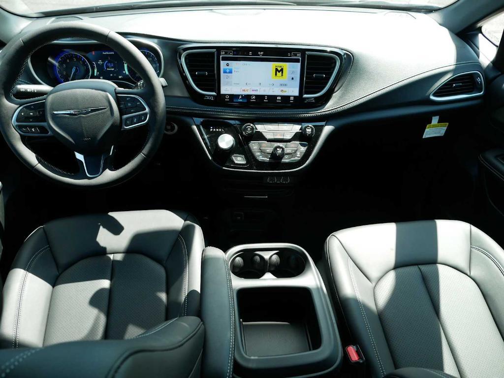 new 2025 Chrysler Pacifica car, priced at $48,575