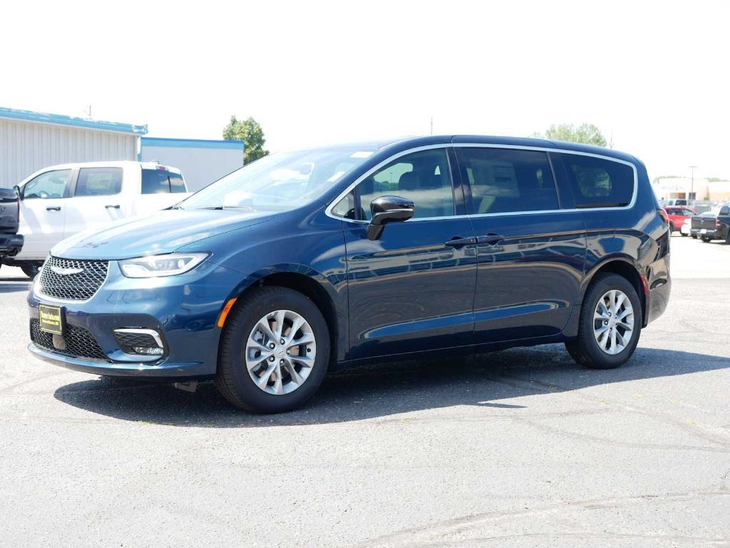 new 2025 Chrysler Pacifica car, priced at $43,249