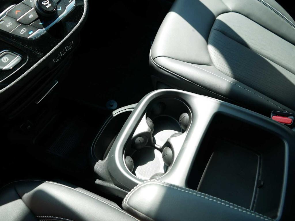 new 2025 Chrysler Pacifica car, priced at $48,575
