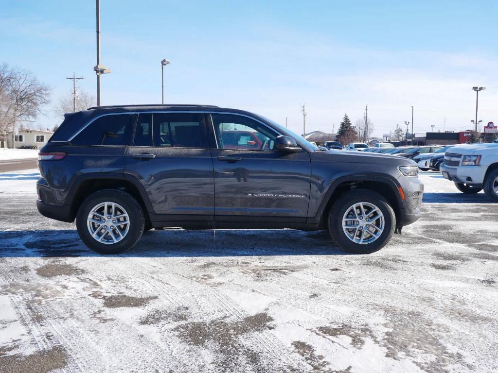 new 2025 Jeep Grand Cherokee car, priced at $40,170