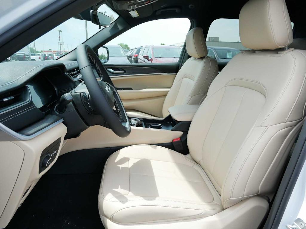 new 2025 Jeep Grand Cherokee L car, priced at $46,297