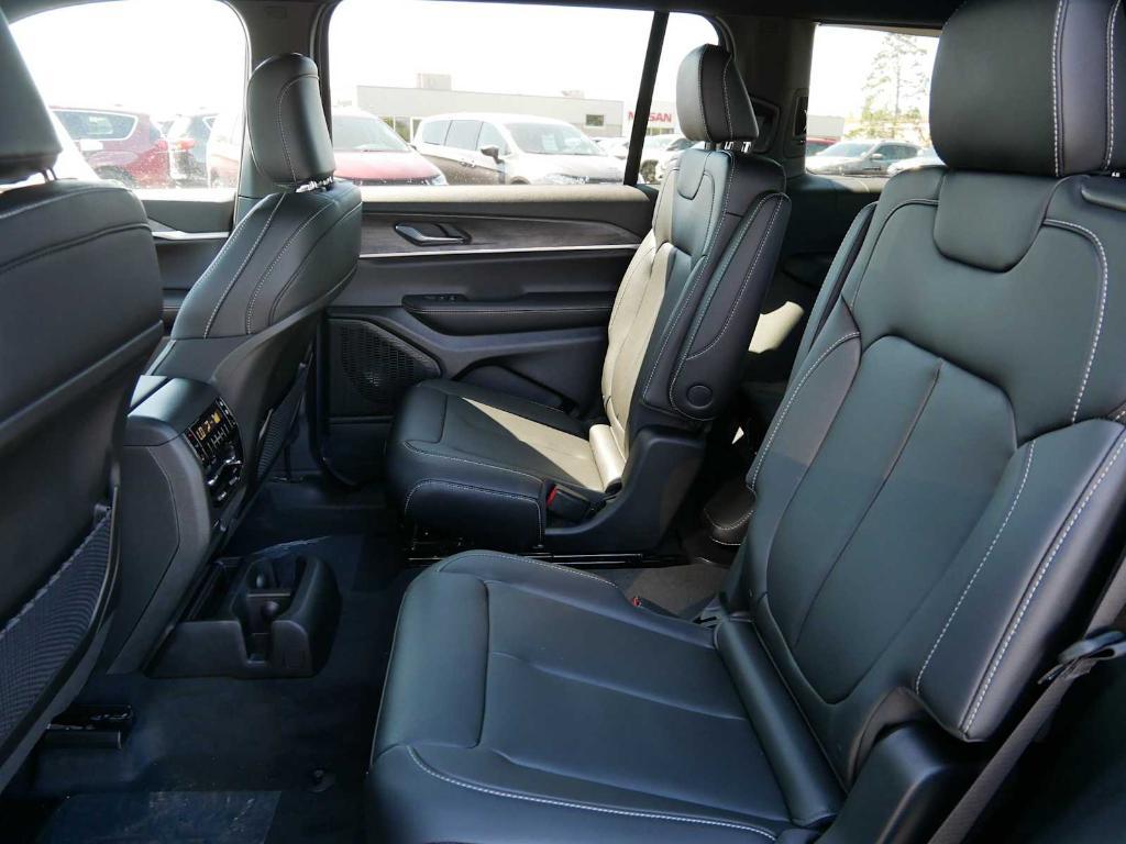new 2025 Jeep Grand Cherokee L car, priced at $47,417