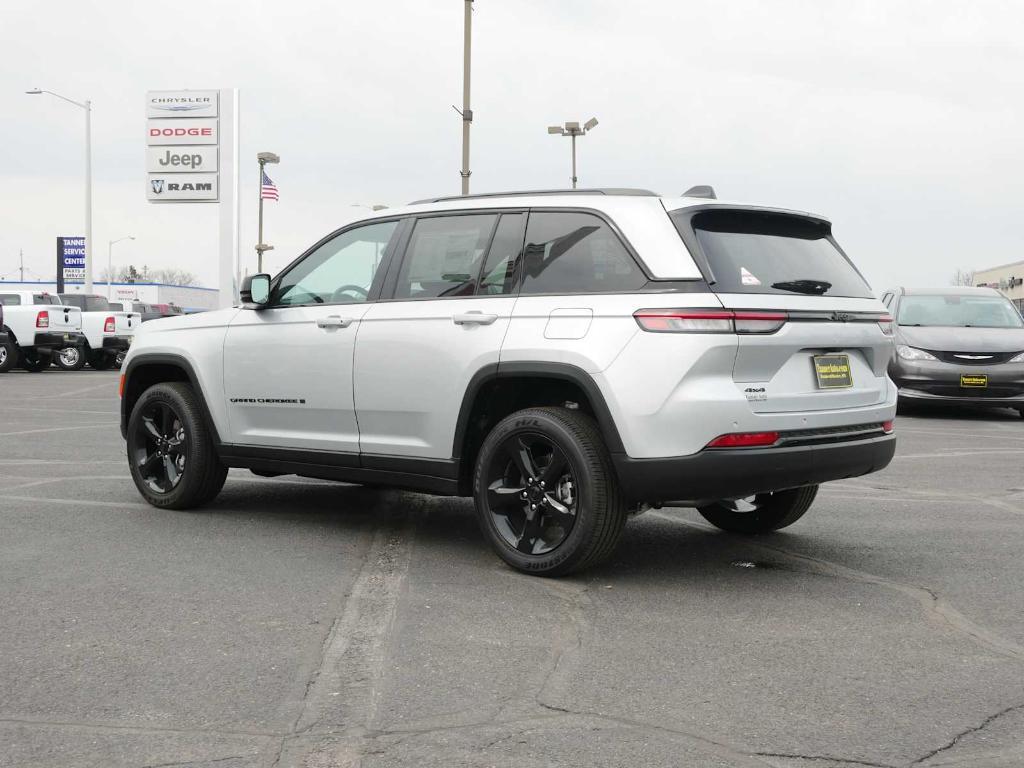 new 2025 Jeep Grand Cherokee car, priced at $45,170
