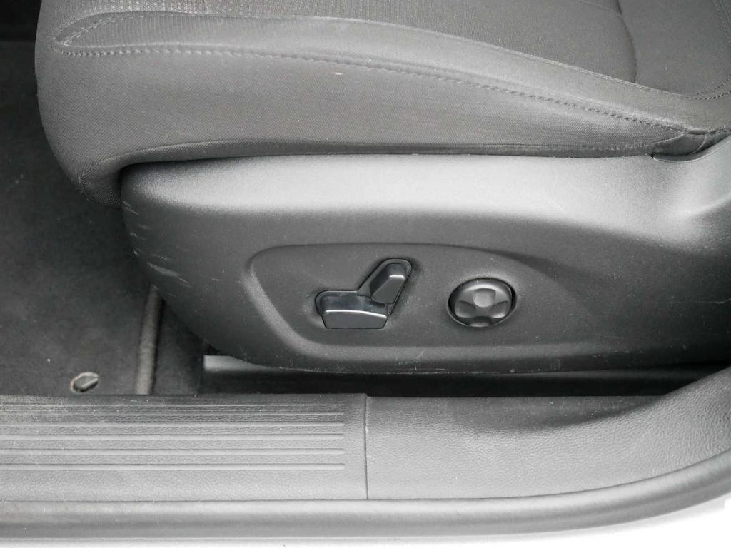 used 2015 Chrysler 200 car, priced at $11,993