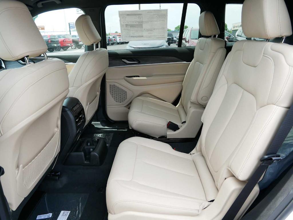new 2025 Jeep Grand Cherokee L car, priced at $46,297