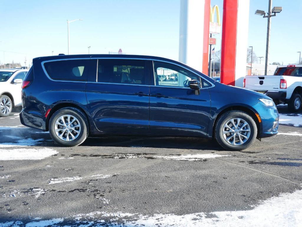 new 2025 Chrysler Pacifica car, priced at $43,544