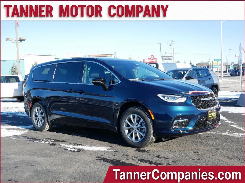 new 2025 Chrysler Pacifica car, priced at $43,544