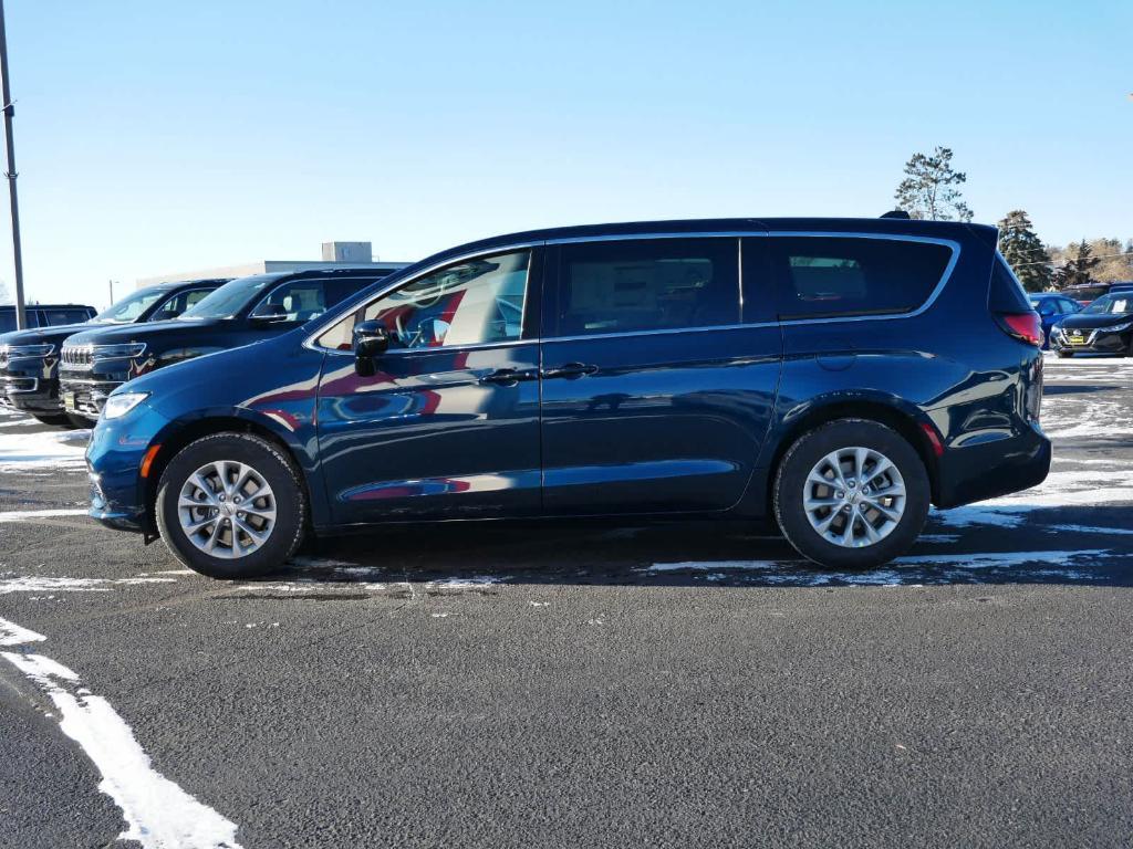 new 2025 Chrysler Pacifica car, priced at $43,544