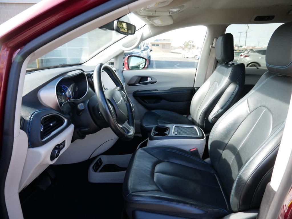 used 2021 Chrysler Pacifica Hybrid car, priced at $22,152