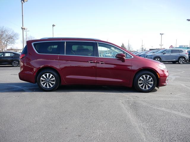 used 2021 Chrysler Pacifica Hybrid car, priced at $22,152