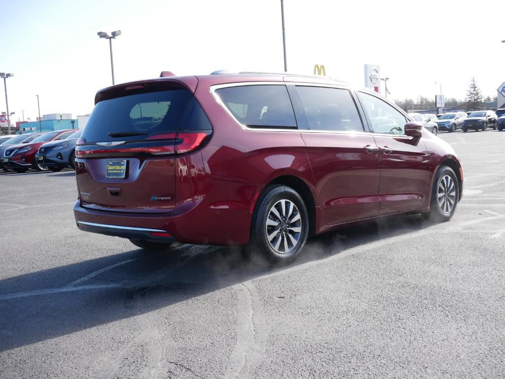 used 2021 Chrysler Pacifica Hybrid car, priced at $22,152