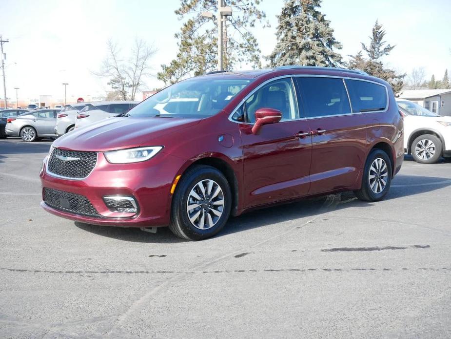 used 2021 Chrysler Pacifica Hybrid car, priced at $22,152