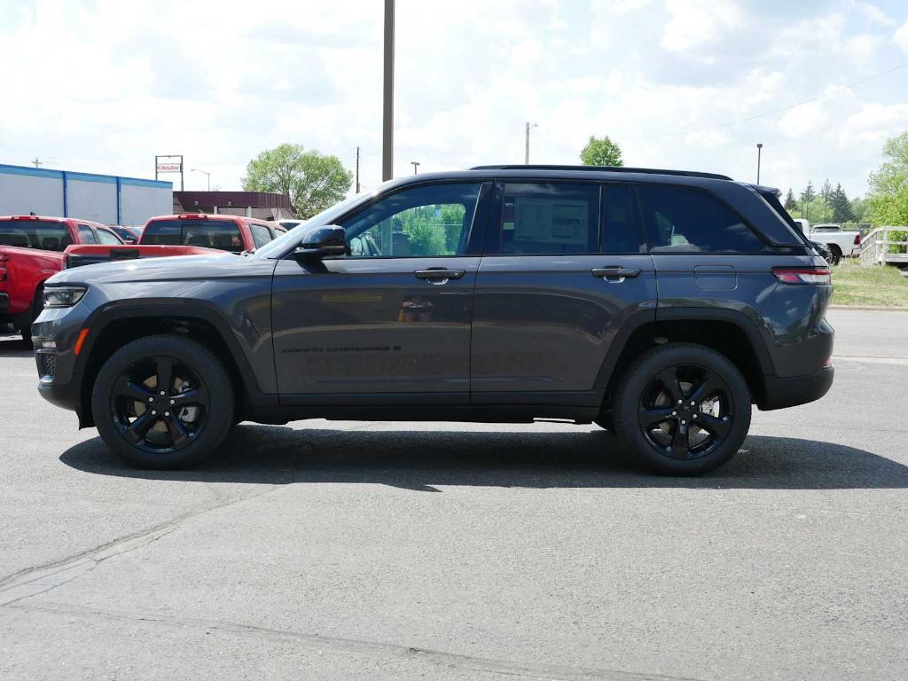 new 2025 Jeep Grand Cherokee car, priced at $53,591