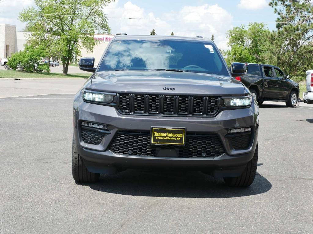 new 2025 Jeep Grand Cherokee car, priced at $53,591