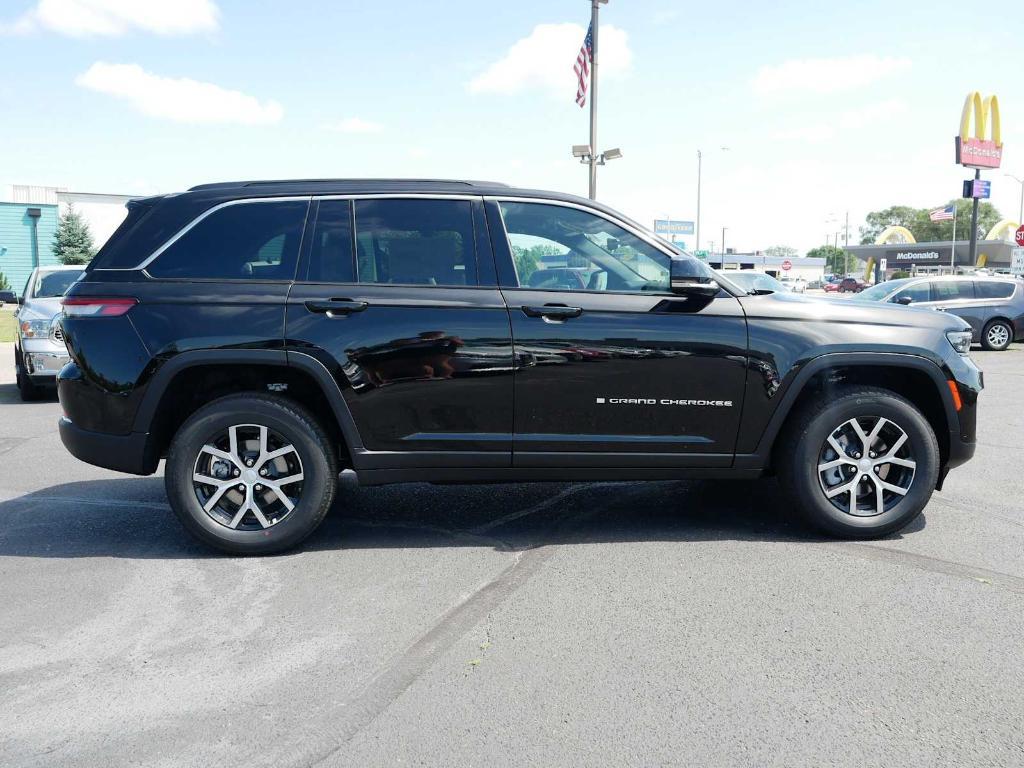 new 2025 Jeep Grand Cherokee car, priced at $48,568