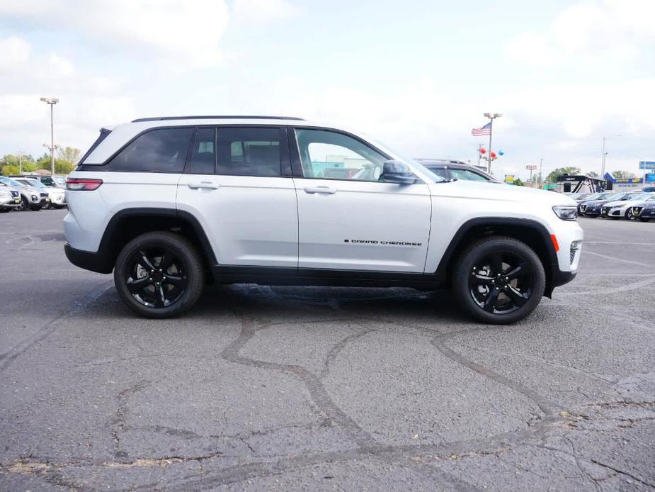 new 2024 Jeep Grand Cherokee car, priced at $44,637