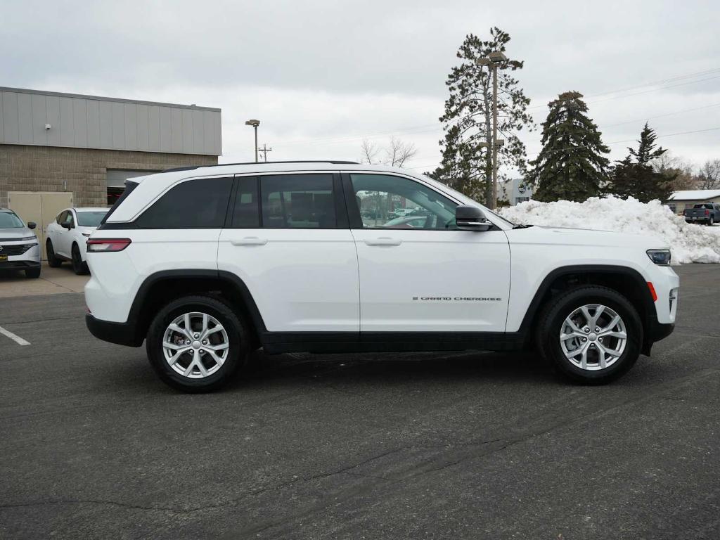 used 2023 Jeep Grand Cherokee car, priced at $31,444