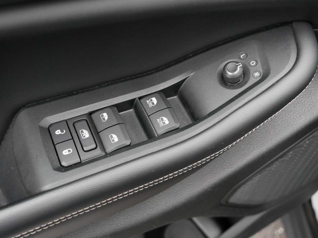 used 2023 Jeep Grand Cherokee L car, priced at $27,994