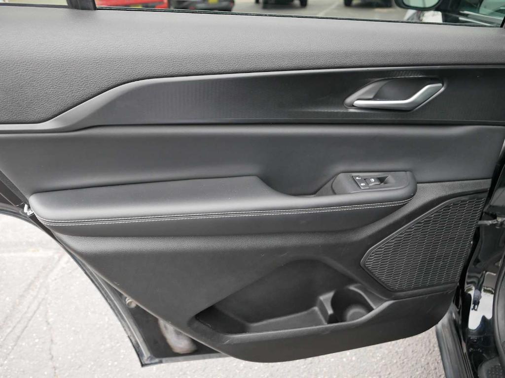 used 2023 Jeep Grand Cherokee L car, priced at $27,994