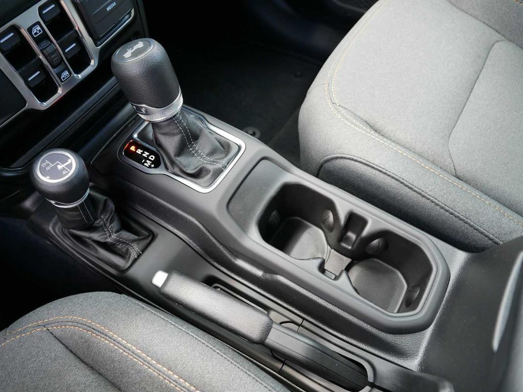 new 2025 Jeep Wrangler car, priced at $48,376